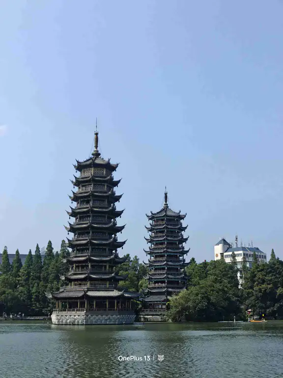 6.双子塔（白天）.webp
